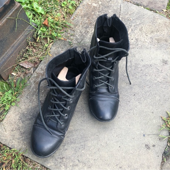 Guess Combat Boots - Picture 12 of 12